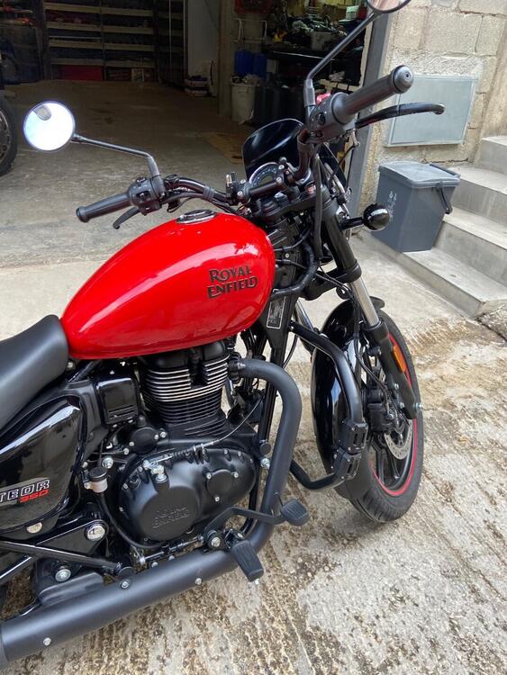 Royal Enfield Meteor 350 Fireball (2021 - 24) (3)