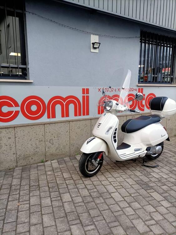 Vespa GTS 300 Super (2017 - 18) (2)