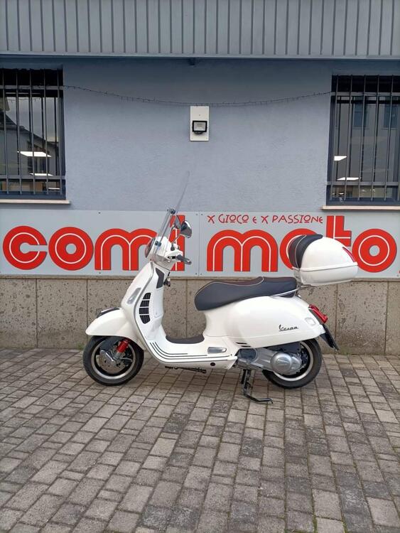 Vespa GTS 300 Super (2017 - 18) (4)