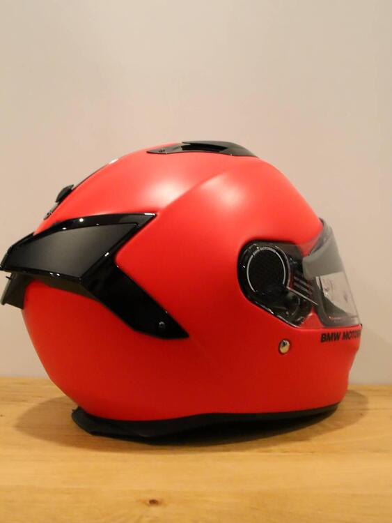 CASCO XOMO CARBON NEON RED BMW (3)