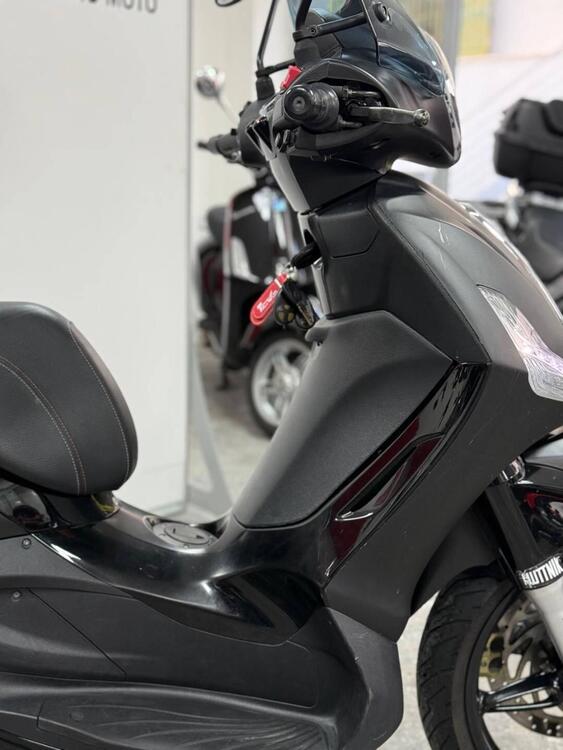 Piaggio Beverly 350 ABS (2016 - 20) (4)