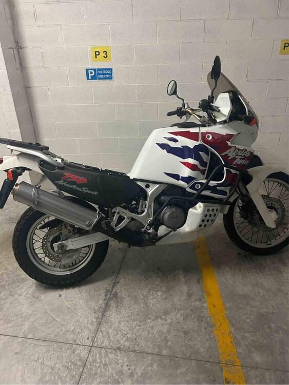 Honda Africa Twin XRV 750 (1996 - 02) (2)