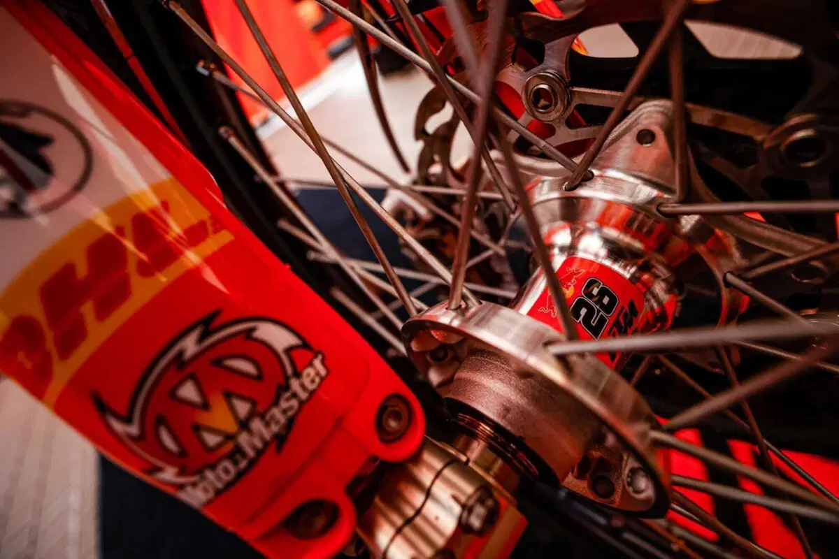 EnduroGP. KTM. Josep Garcia, il Film (non solo nuvole nere sul cielo di KTM) [VIDEO] (7)