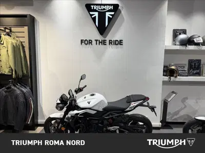 Triumph Street Triple 765 R (2023 - 26) usata