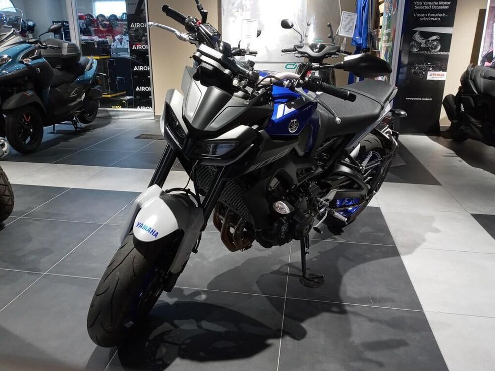 Yamaha MT-09 (2017 - 20) (2)