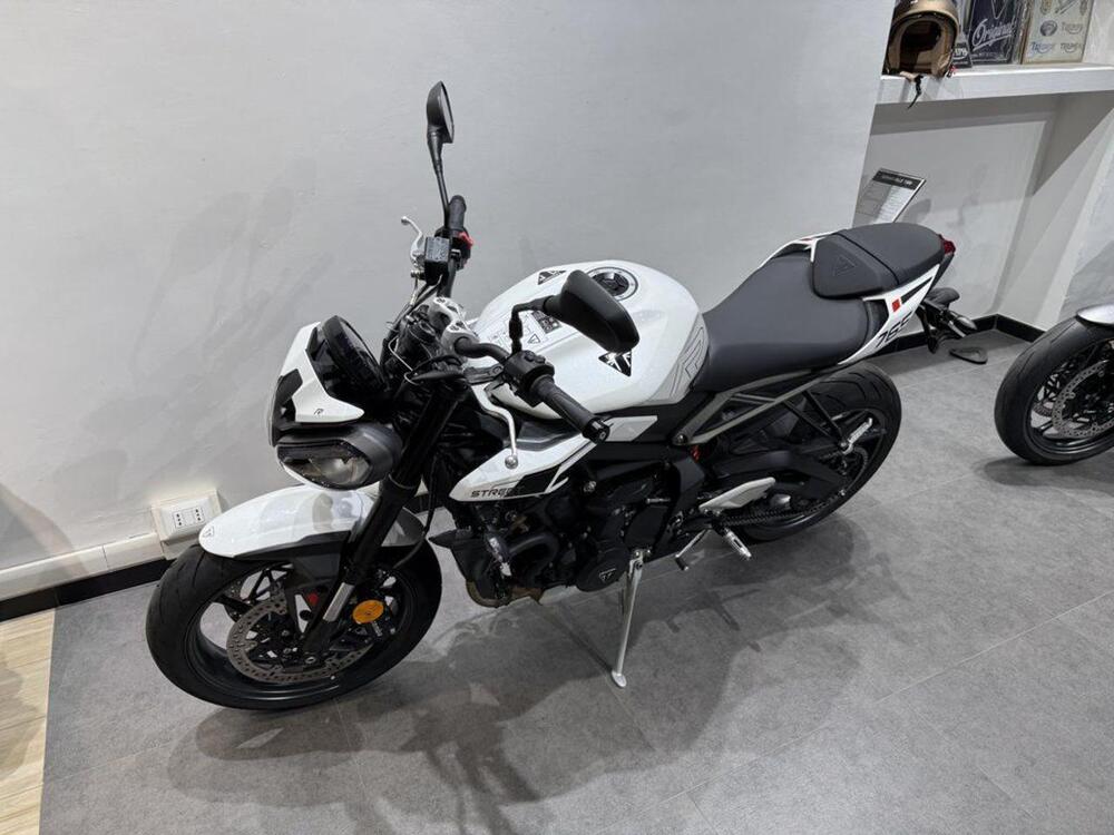 Triumph Street Triple 765 R (2023 - 25) (3)