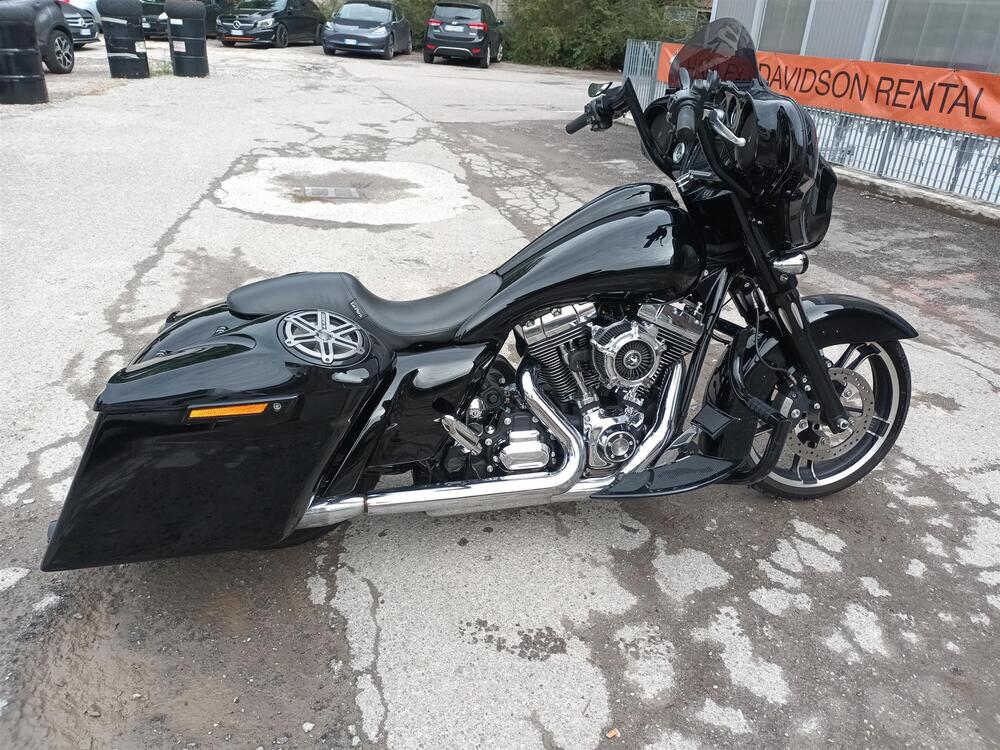 Harley-Davidson 1690 Street Glide (2011 - 13) - FLHX