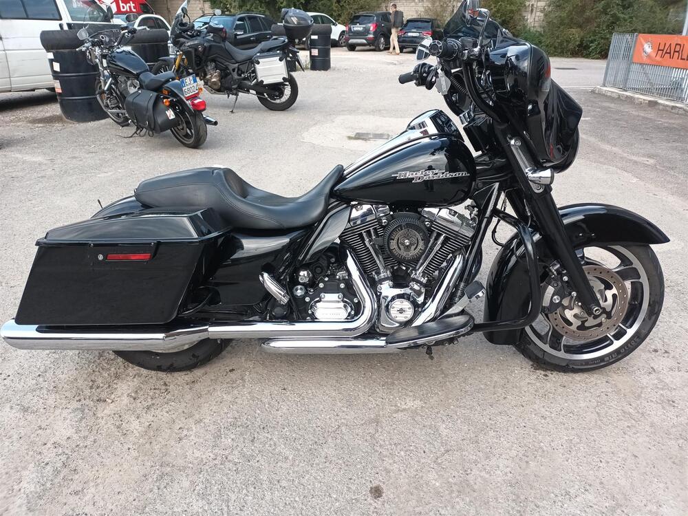 Harley-Davidson 1690 Street Glide (2011 - 13) - FLHX