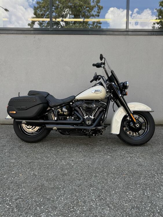 Harley-Davidson 114 Heritage Classic (2018 - 20) - FLHCS