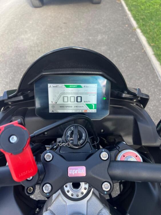 Aprilia Tuono 1100 V4 (2021 - 24) (5)