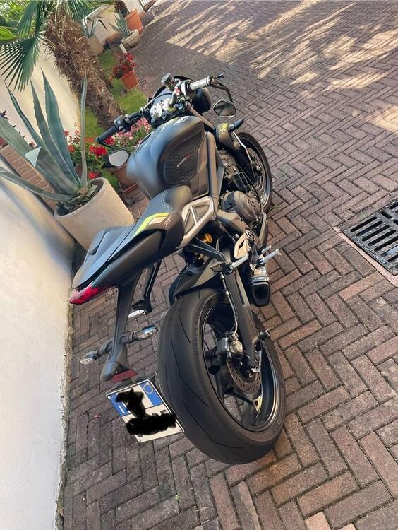 Triumph Street Triple RS (2020 - 22) (4)