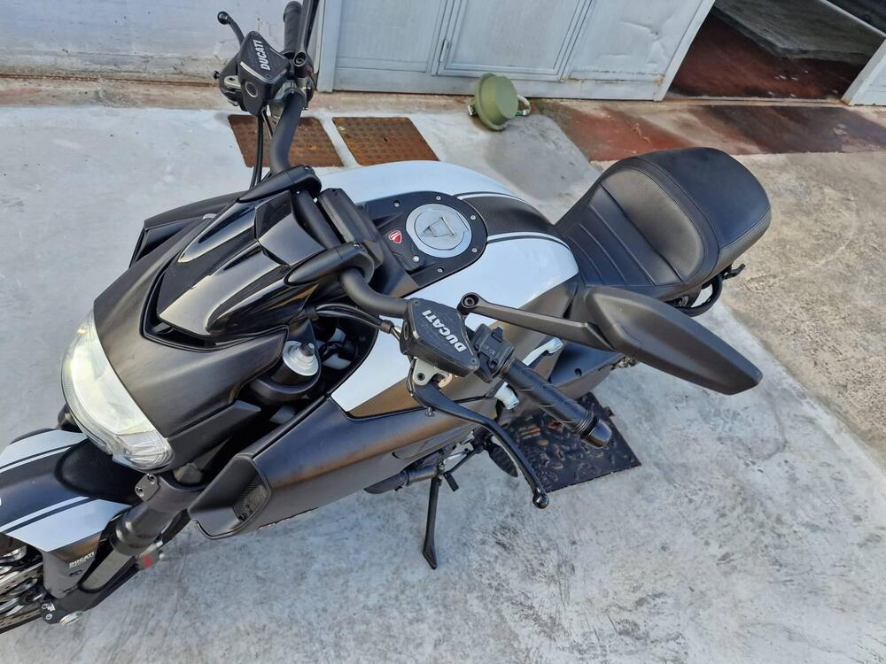 Ducati Diavel 1200 Carbon (2014 - 16) (2)