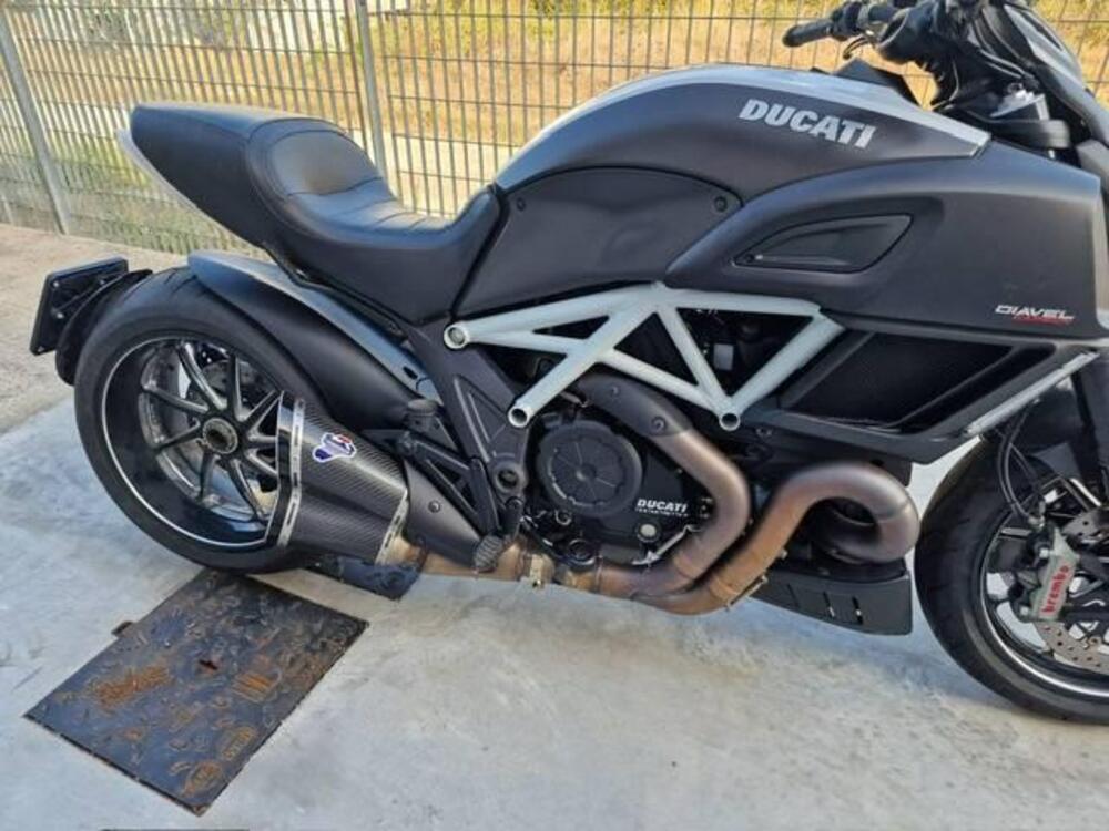 Ducati Diavel 1200 Carbon (2014 - 16) (5)