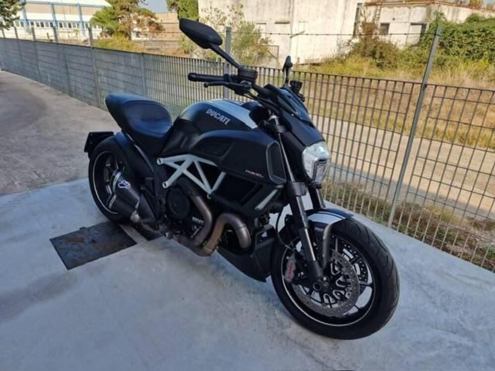 Ducati Diavel 1200 Carbon (2014 - 16)