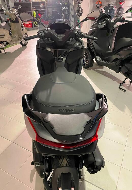 Piaggio MP3 310 Sport (2025) (2)