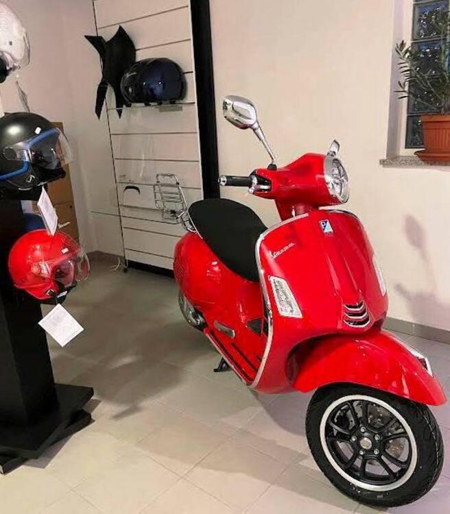 Vespa GTS 310 Super (2025) (2)