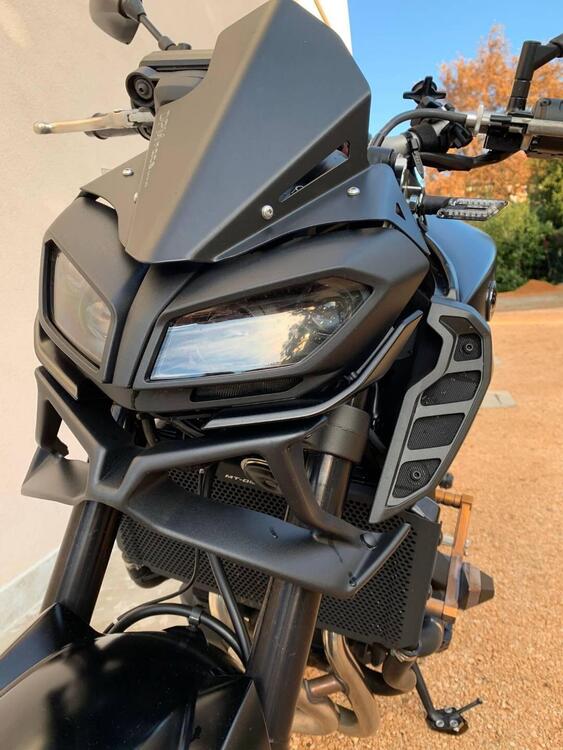 Yamaha MT-09 (2017 - 20) (2)