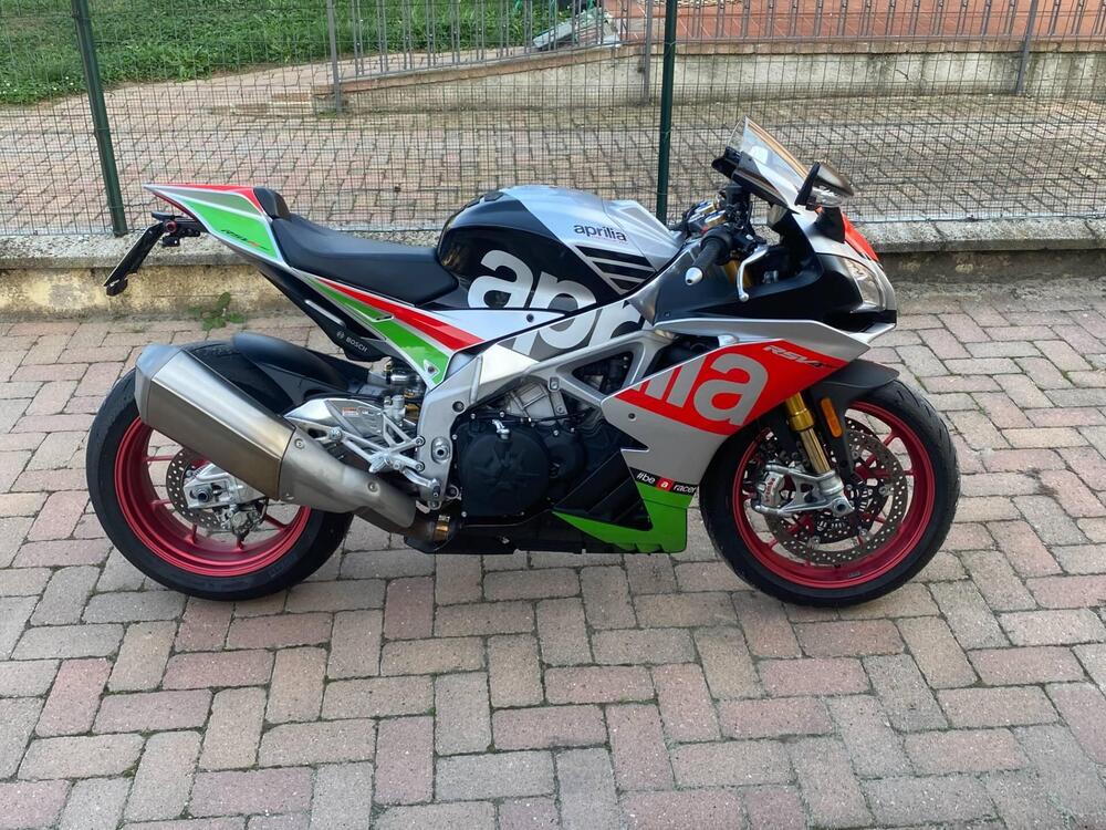 Aprilia RSV4 RF (2017 - 19) (2)