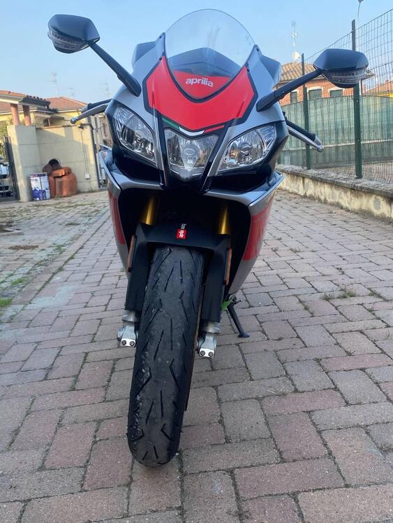 Aprilia RSV4 RF (2017 - 19) (4)