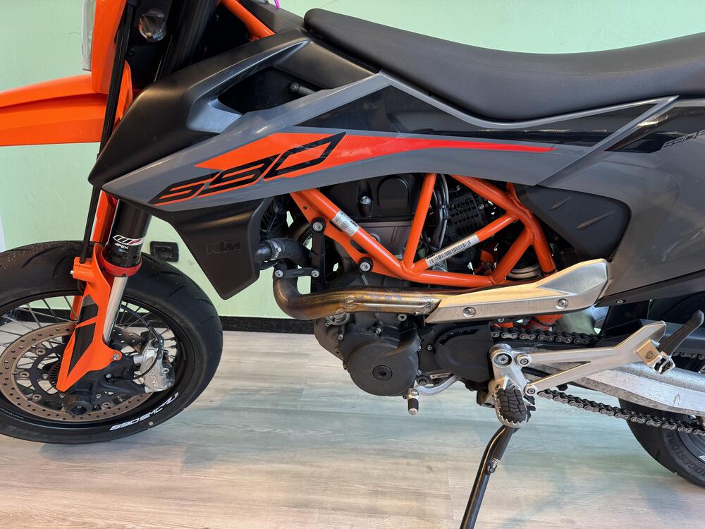 KTM 690 SMC R (2021 - 22) (2)