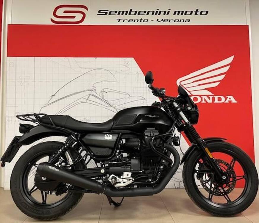 Moto Guzzi V7 Stone (2021 - 24)