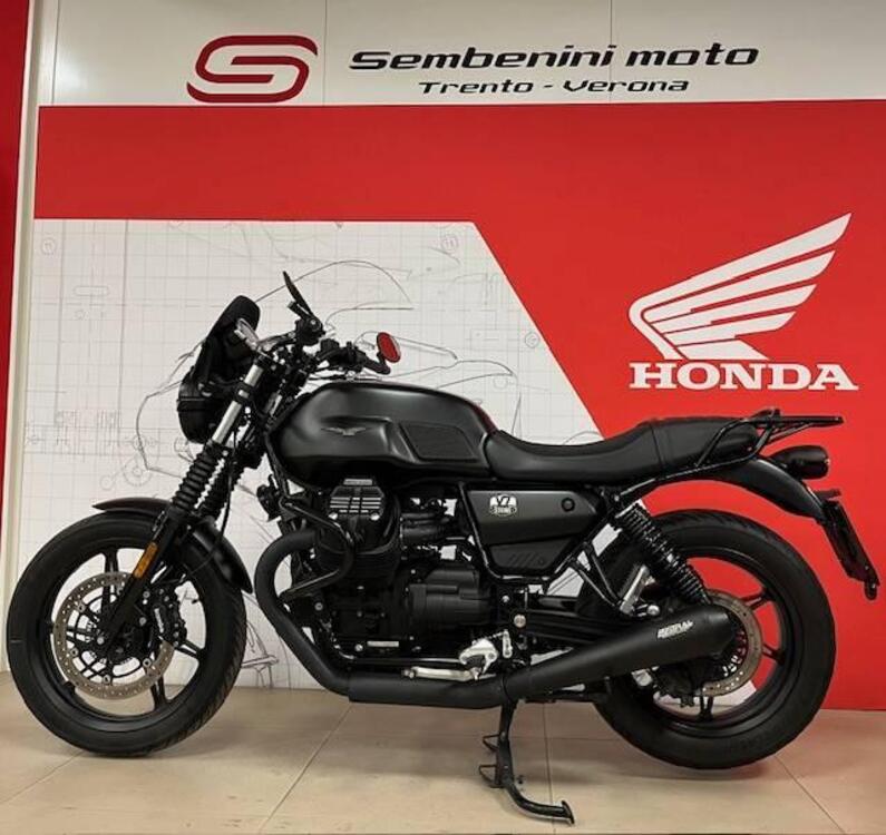 Moto Guzzi V7 Stone (2021 - 24) (2)