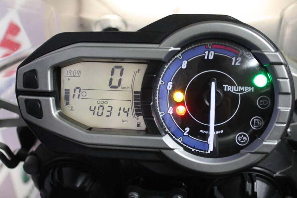 Triumph Tiger 800 XC (2011 - 12) (2)