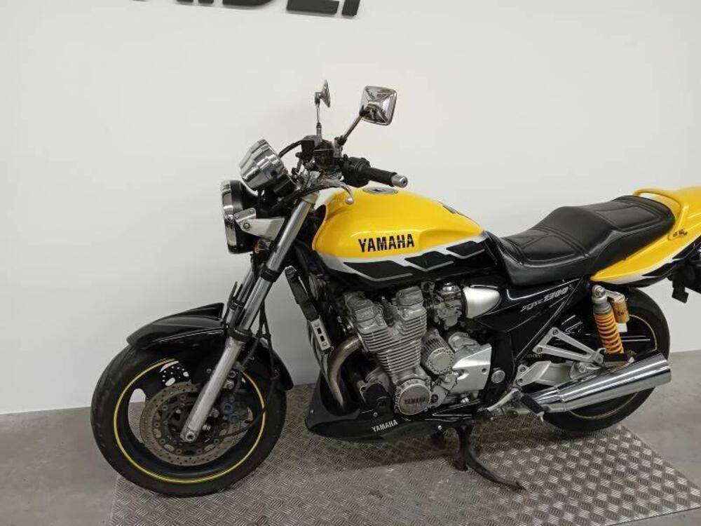 Yamaha XJR 1300 (2002 - 06) (4)