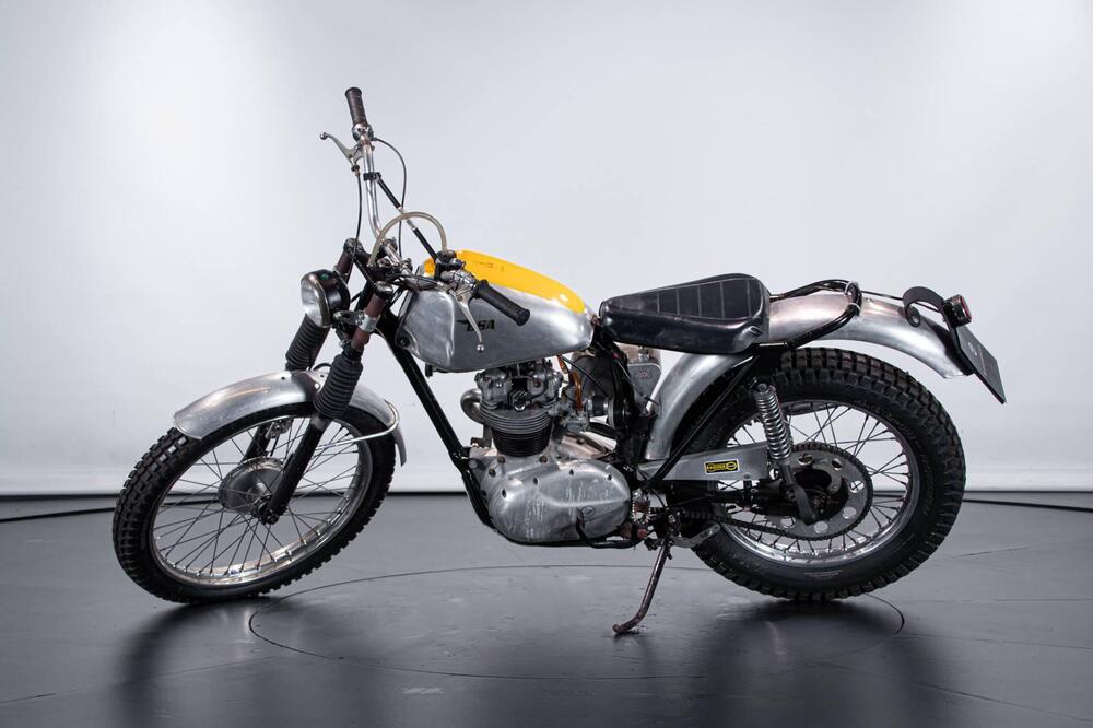 Bsa 250 C15 TRIAL