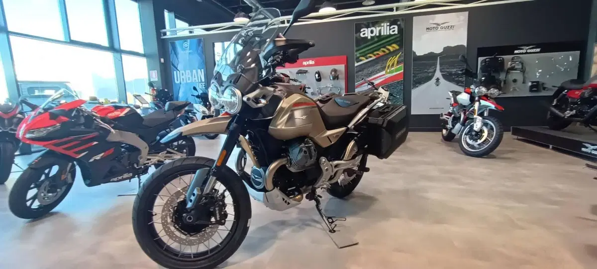 Moto Guzzi V85 TT Travel (2024 - 26) (3)
