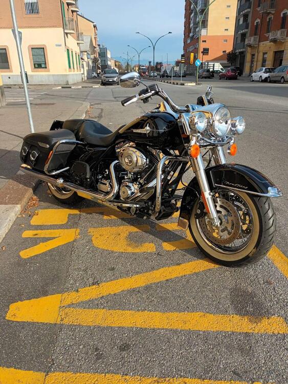 Harley-Davidson 1690 Road King (2008 - 09) - FLHR