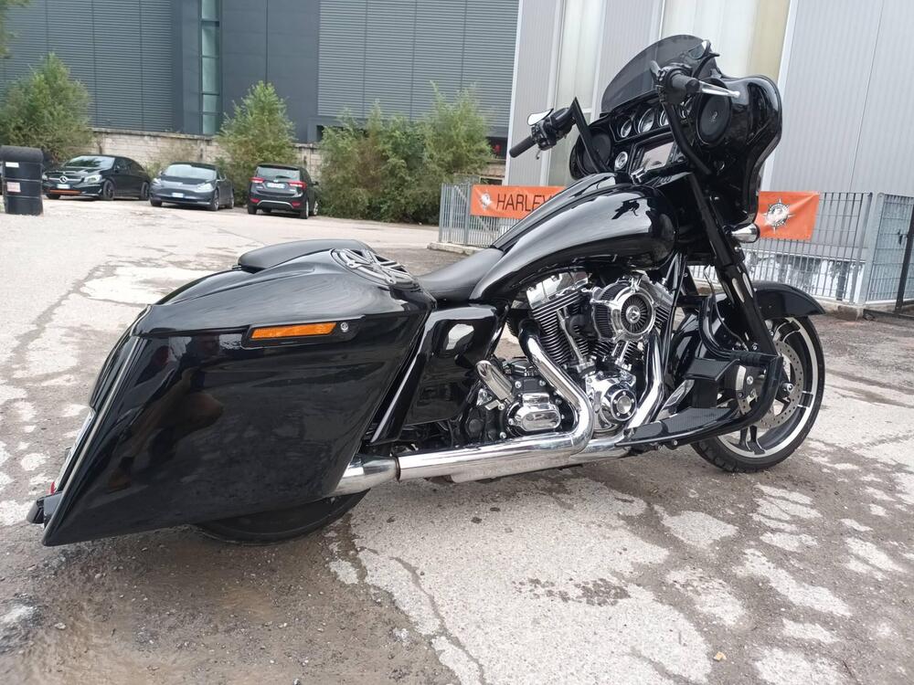 Harley-Davidson 1690 Street Glide (2011 - 13) - FLHX (4)