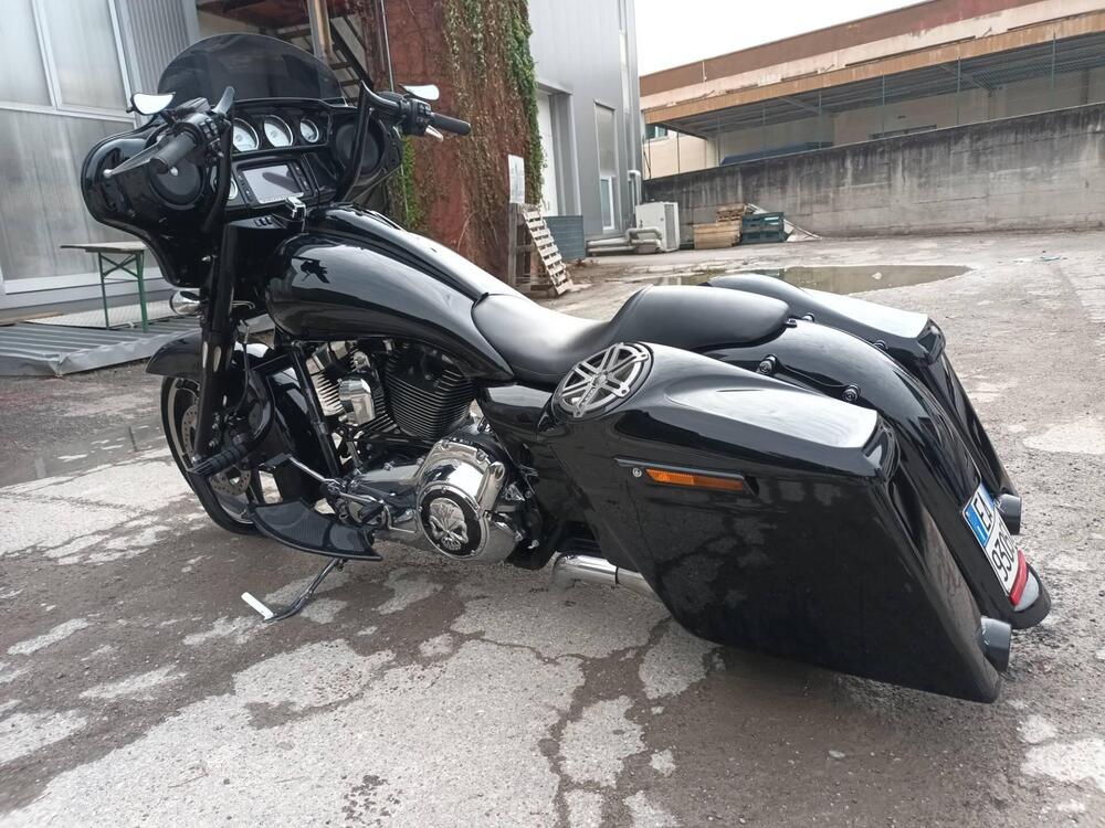 Harley-Davidson 1690 Street Glide (2011 - 13) - FLHX (5)