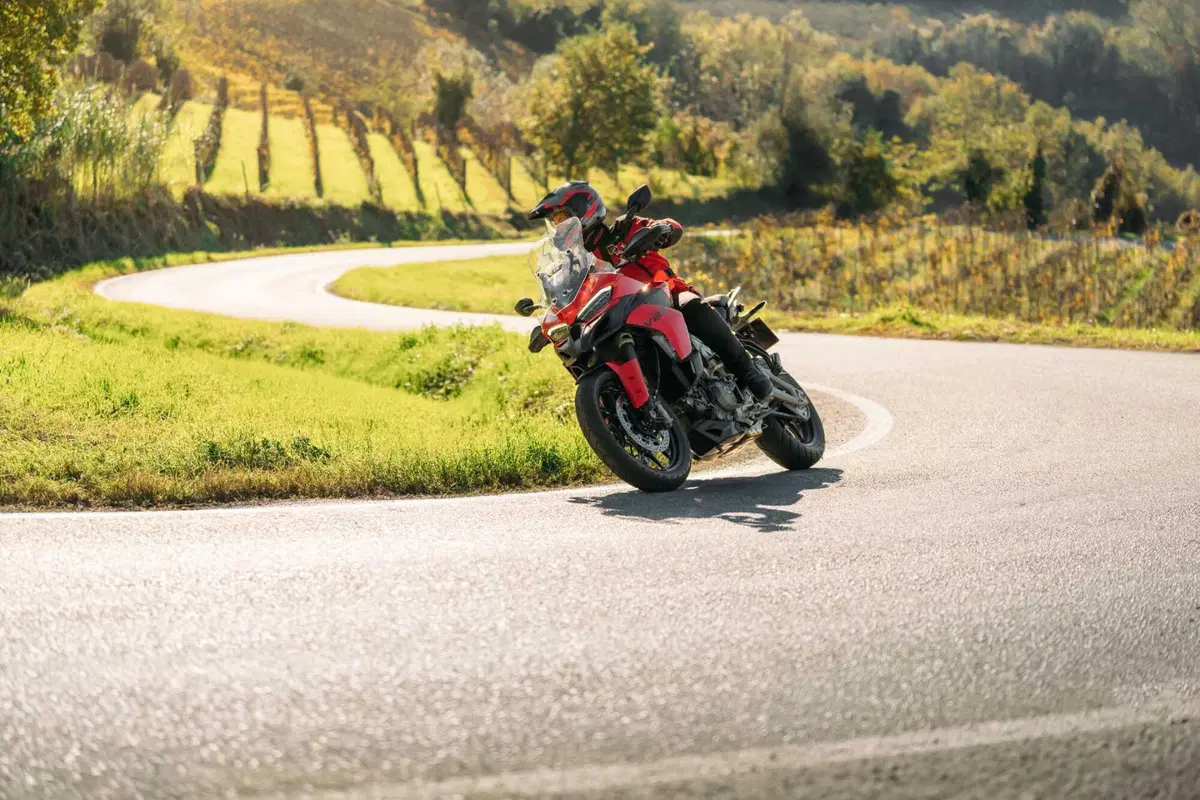 Ducati Multistrada V2 2025: tutta nuova e più leggera di 18 kg [VIDEO] (2)