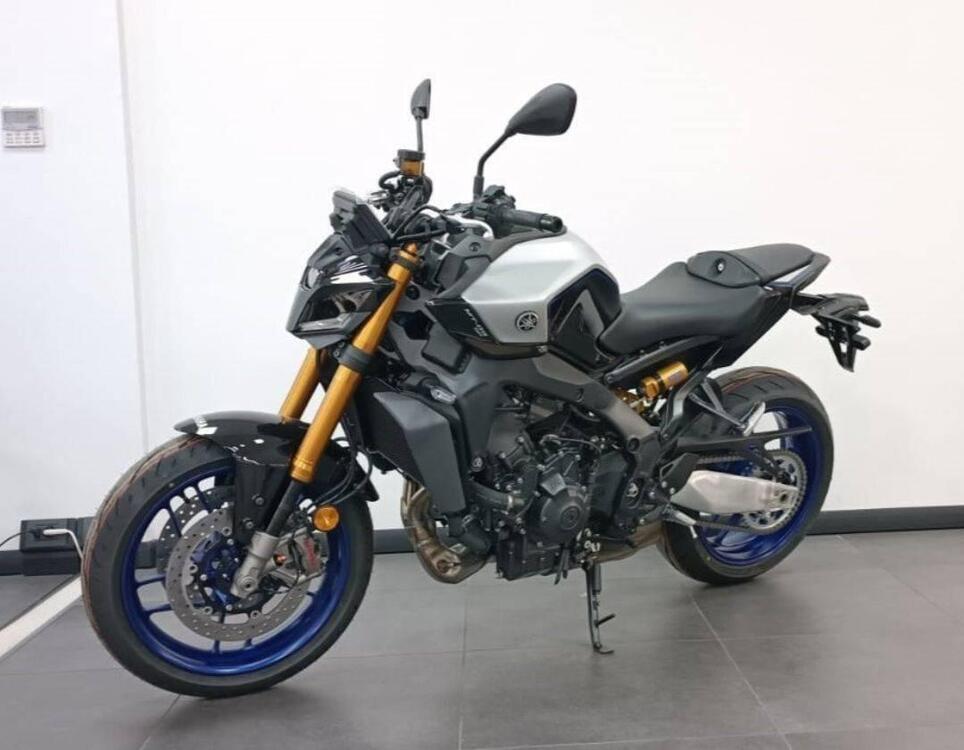 Yamaha MT-09 Y-AMT (2024 - 25) (3)