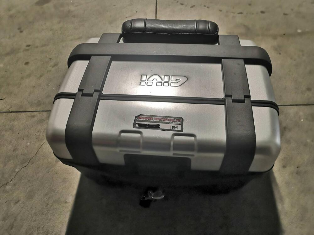 Bauletto top case Givi TRK46N