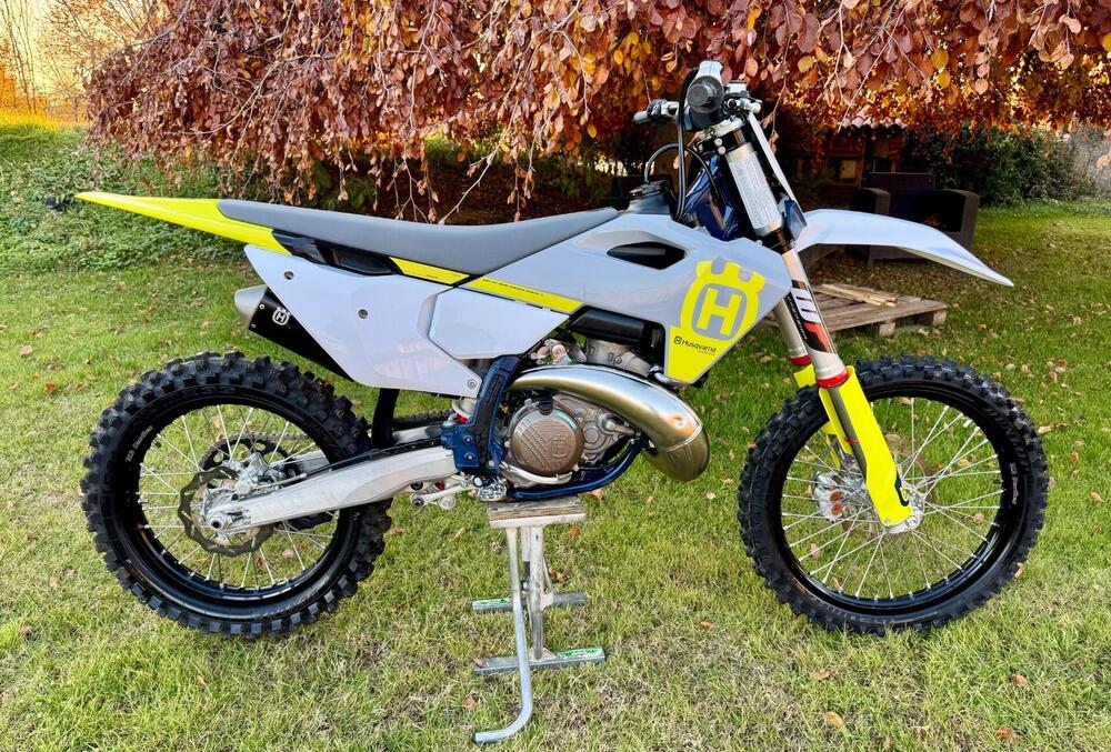 Husqvarna TC 250 (2023) (2)