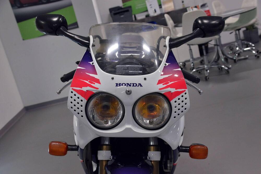 Honda CBR900RR (4)