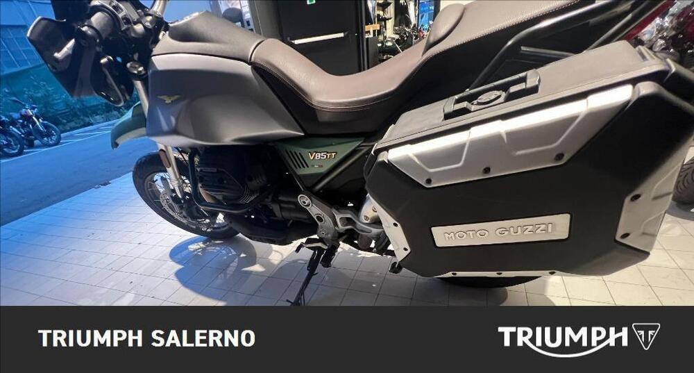 Moto Guzzi V85 TT Centenario (2021 - 22) (3)