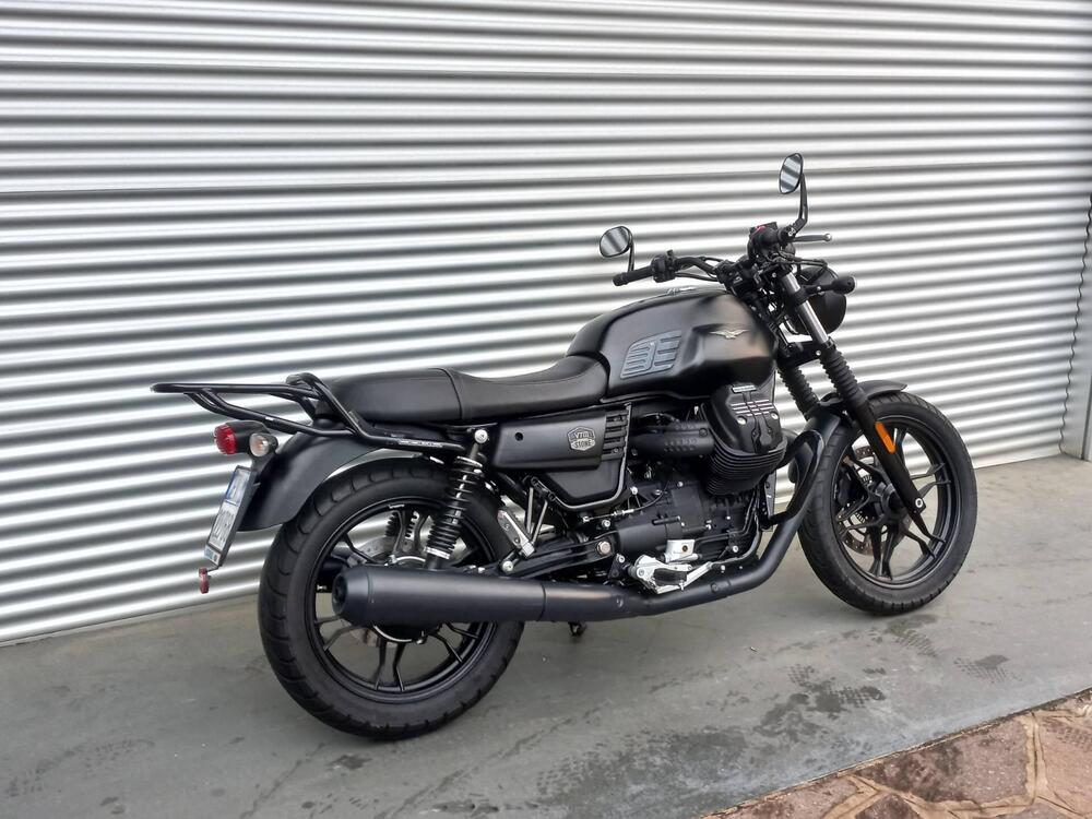 Moto Guzzi V7 III Stone (2017 - 20) (2)