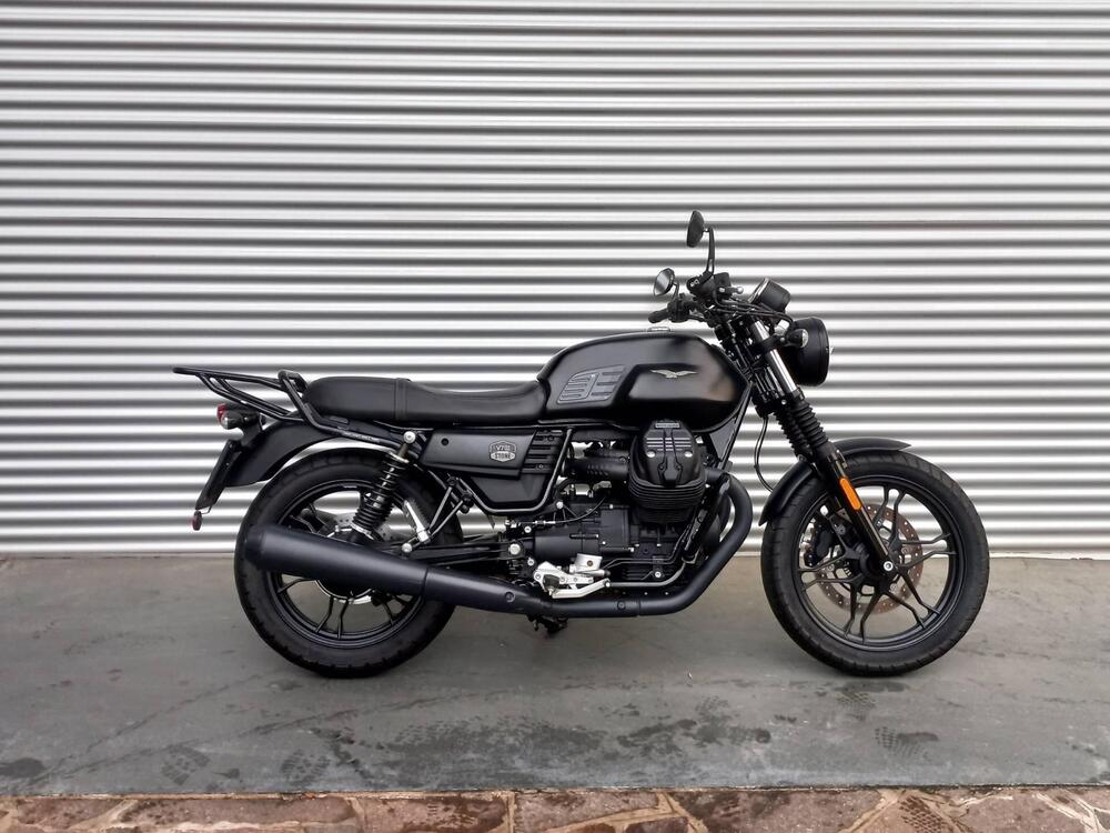 Moto Guzzi V7 III Stone (2017 - 20) (3)