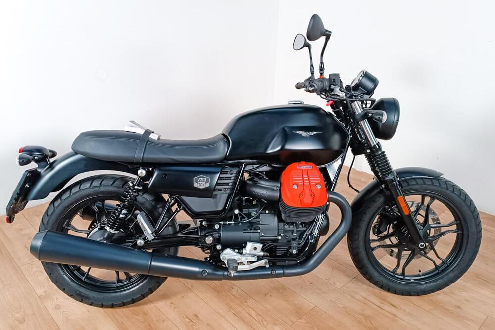 Moto Guzzi V7 III Stone (2017 - 20)