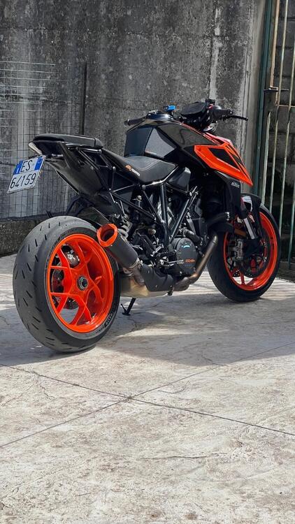 KTM 1290 Super Duke R (2019) (3)