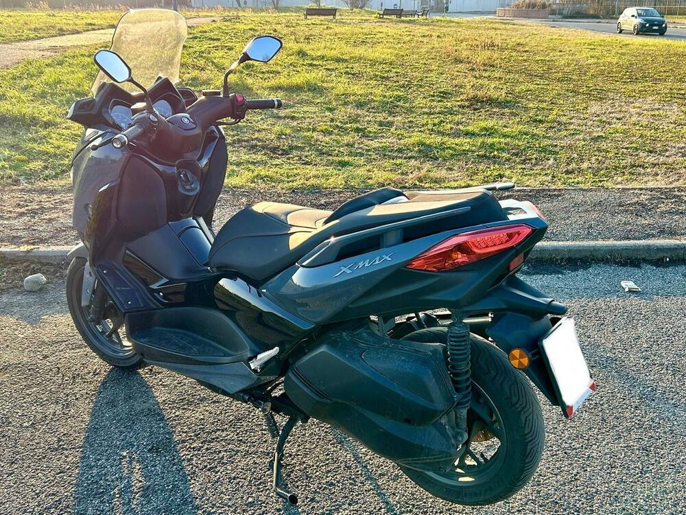 Yamaha X-Max 300 Tech Max (2021 - 24) (2)