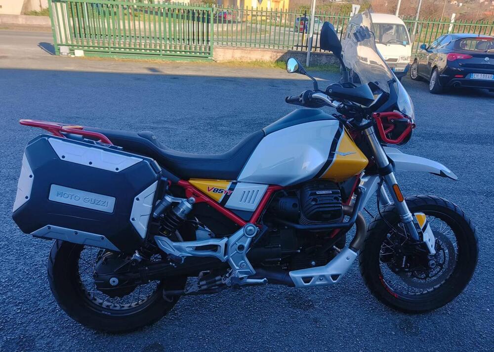 Moto Guzzi V85 TT (2021 - 23)