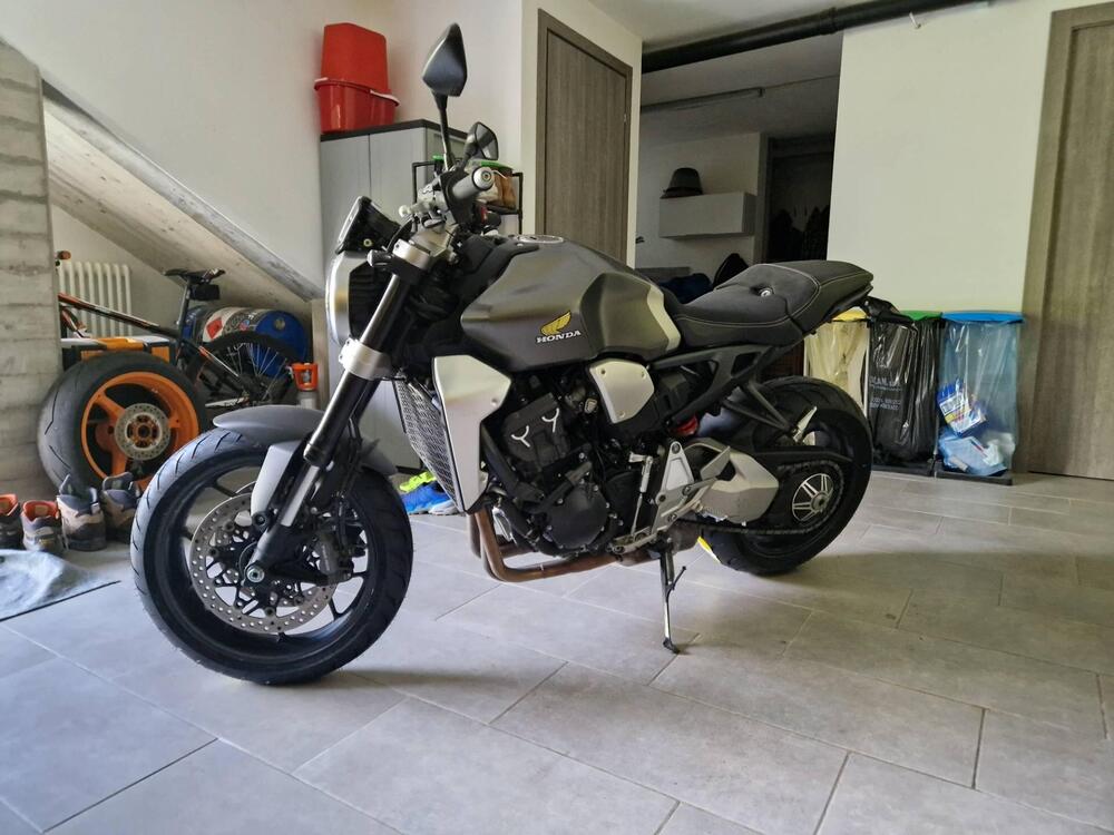 Honda CB 1000 R + Neo Sport Cafè (2019 - 20) (2)