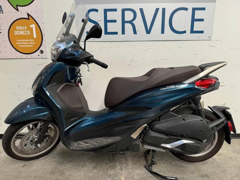 Piaggio Beverly 300 ABS-ASR (2021 - 24) (2)