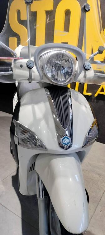 Piaggio Liberty 150 3V Full Optional (2013 - 15) (4)