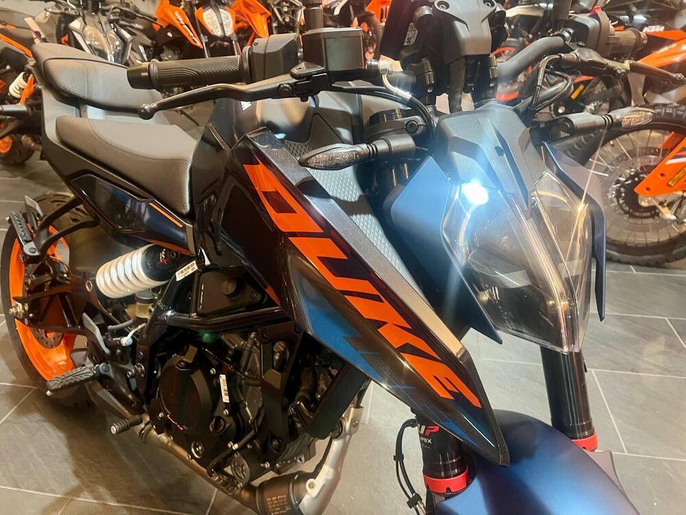 KTM 125 Duke (2024) (2)