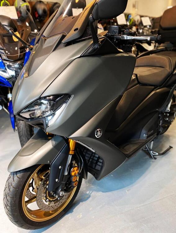 Yamaha T-Max 560 Tech Max (2021) (2)